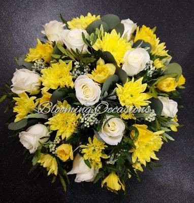 posy, posies, yellow, white, funeral, tribute, wreath, flowers, florist, delivery, harold wood, romford, havering