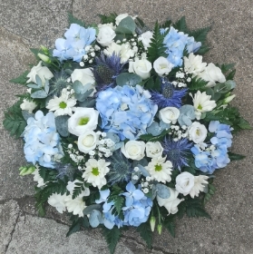 posy, posies, blue, white, man, male,funeral, tribute, wreath, flowers, florist, delivery, harold wood, romford, havering