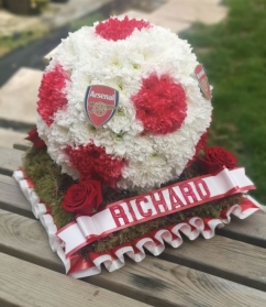 Football, ball, west ham, hammers, irons, whufc, arsenal, gunners, tottenham hotspur, spurs, funeral, flowers, tribute, romford, harold wood, havering, delivery