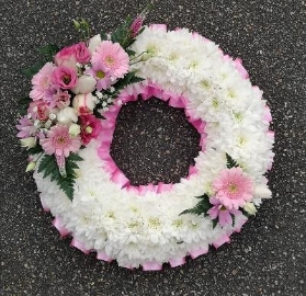 based, pink, white, funeral, circle, wreath,  tribute,  flower , design,  roses, gerberas harold wood romford florist havering,brenwood, dagenham delivery