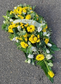 coffin, spray. casket, tribute, flowers, funeral, yellow, white, deluxe, florist, harold wood, romford, havering, brentwood, dagenham, delivery