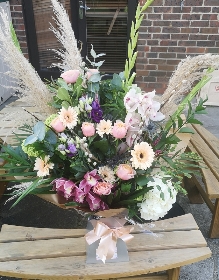 bouquet, handtie, aqua, water bubble, roses, luxury, hydrangea, flowers, oasis, funeral, flowers, tribute, florist, flowers, harold wood, romford, havering, delivery