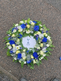 wreath, tottenham, hotspur, spurs, circle, blue, white, man, male, oasis, funeral, tribute, flowers, harold wood, romford, florist, delivery, havering