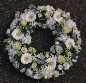 white, wreath, tribute, funeral, flowers, oasis, florist, harold wood, romford, brentwood, dagenham, delivery