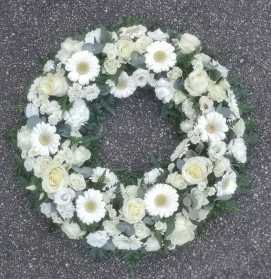 white, wreath, tribute, funeral, flowers, oasis, florist, harold wood, romford, brentwood, dagenham, delivery