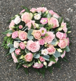 child, children, baby, babies, still born, born sleeping, posy, pink, funeral, tribute, wreath, flowers, florist, delivery, harold wood, romford