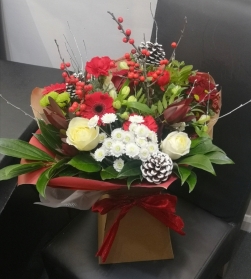 Christmas, flowers, florals, bouquet, arrangement, gift, luxury, florist, local, seasonal, harold wood, romford, havering