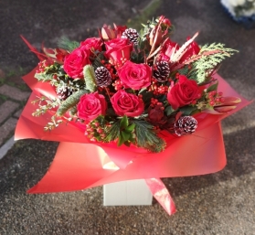 Christmas, flowers, florals, bouquet, arrangement, gift, luxury, florist, local, seasonal, harold wood, romford, havering