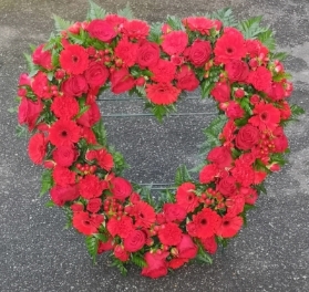 heart, love, roses, lover, true love, husband, wife, red, male, female, funeral, tribute, wreath, flowers, florist, delivery, harold wood, romford, havering