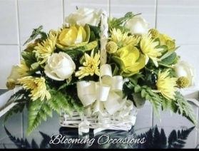 basket, white, simple, flowers, oasis, funeral, yellow, whites, tribute, florist, harold wood, romford, havering, delivery