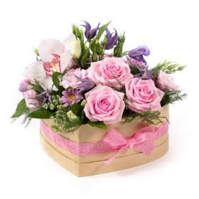pinks pastels mothers day arrangement of flowers in a heart shaped hatbox florist harold wood romford mothers day