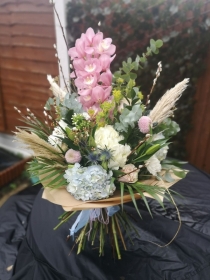 luxury, bouquet, flowers, handtie, water bouquet, gift, mothers day, anniversary, birthday, delivery, harold wood, romford, havering