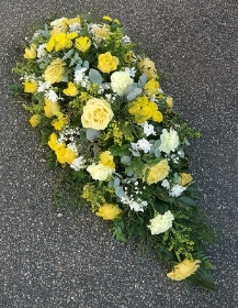 coffin, spray. casket, tribute, flowers, funeral, yellow, white, deluxe, florist, harold wood, romford, havering, brentwood, dagenham, delivery