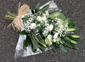sheaf, sheaves, flat bouquet, funeral bouquet, white, funeral, tribute, oasis, posy, flowers, florist, harold wood, romford, havering, delivery