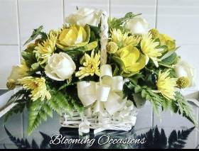 basket, springtime, flowers, oasis, birthday, anniversary, yellow, white, gift, tribute, florist, flowers, harold wood, romford, havering, delivery