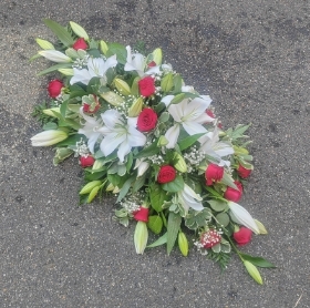 casket, coffin, spray, white, red, roses, lily, lilies, male, female, roses, funeral, tribute, flowers, oasis, wreath, harold wood, romford, havering, brentwood, dagenham,  delivery