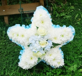 child, children, baby, babies, still born, born sleeping, posy, funeral, tribute, wreath, flowers, florist, delivery, harold wood, romford