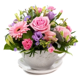 arrangements, florist choice, mothers day, pinks, cup of tea, cup, mug oasis, pot, flowers, gift, florist, harold wood, romford, havering, delivery