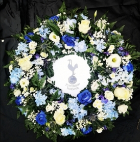 wreath, tottenham, hotspur, spurs, circle, blue, white, man, male, oasis, funeral, tribute, flowers, harold wood, romford, florist, delivery, havering