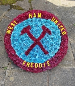 West Ham, wreath, whufc, posy, oasis, crossed hammers,,irons, hammers, tribute, wreath, west ham, funeral, flowers, Harold Wood, romford, Havering, delivery, florist, football, 