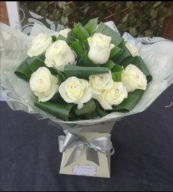 white, roses, mothers day, valentines, gift, bouquet, love, February 14th, luxury, flowers, florist, delivery, romford, harold wood, havering