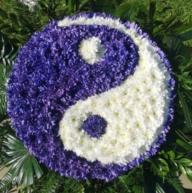 yin yang, posy, funeral flowers, tribute, florist, chinese, symbols, flowers, harold wood, romford, havering, delivery